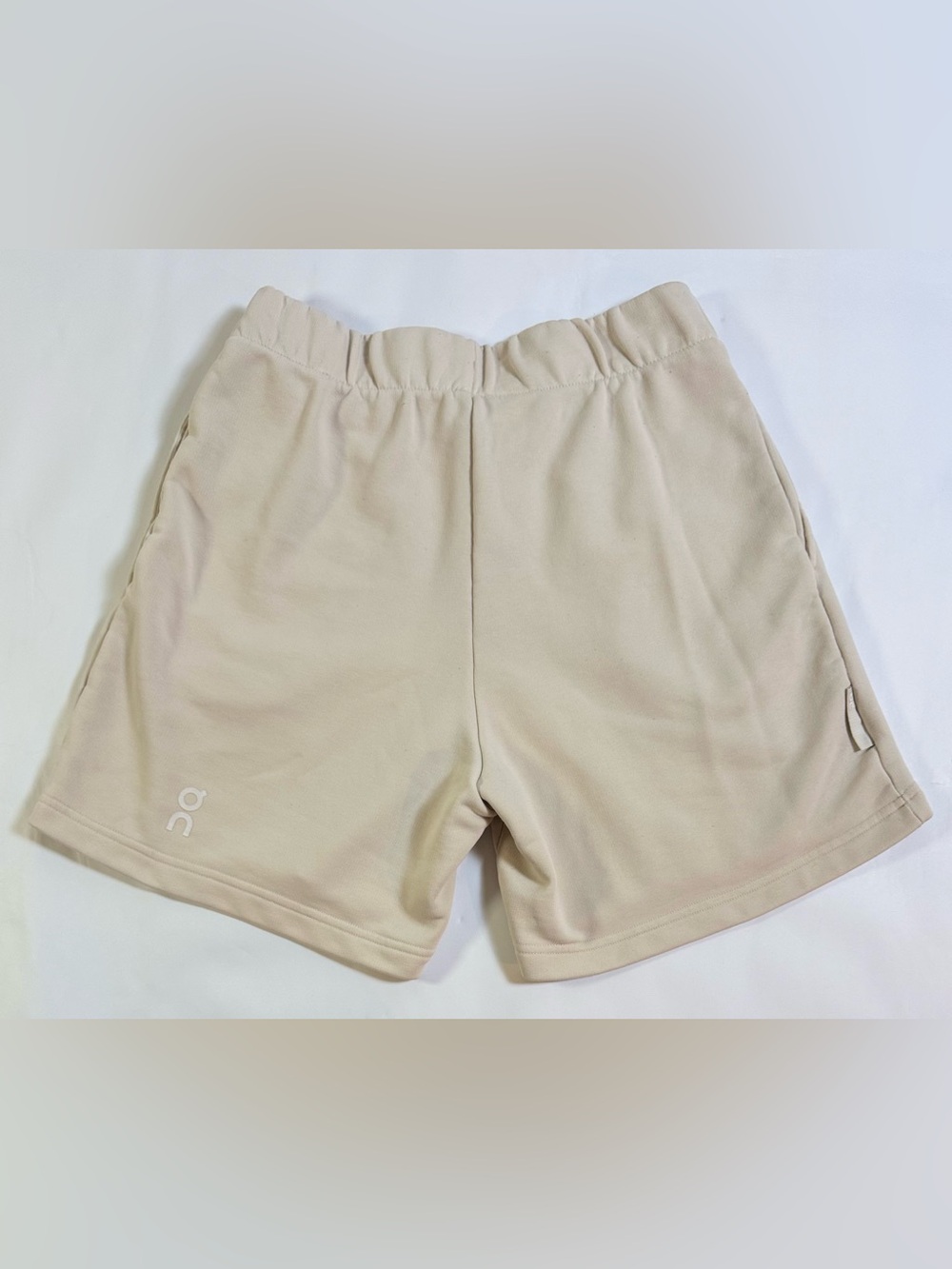 On Running Fleece Club Shorts Men’s Small Desert - Picture 2 of 11